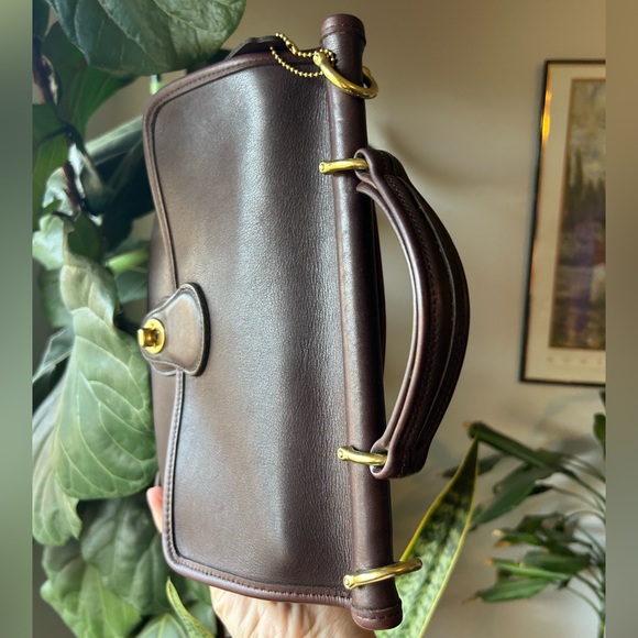 Beautiful Vintage Coach 1997 Mahogany Willis 9927 - Picture 10 of 16